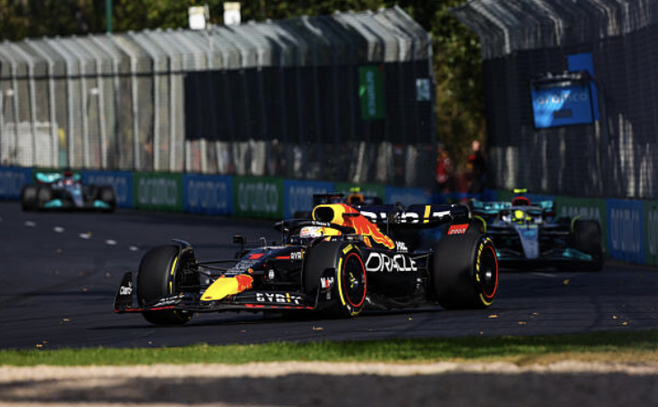  - „A Red Bull elküldte Verstappen motorját Japánba”